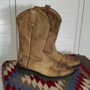 Men's Ariat Western Boots        (item#065)